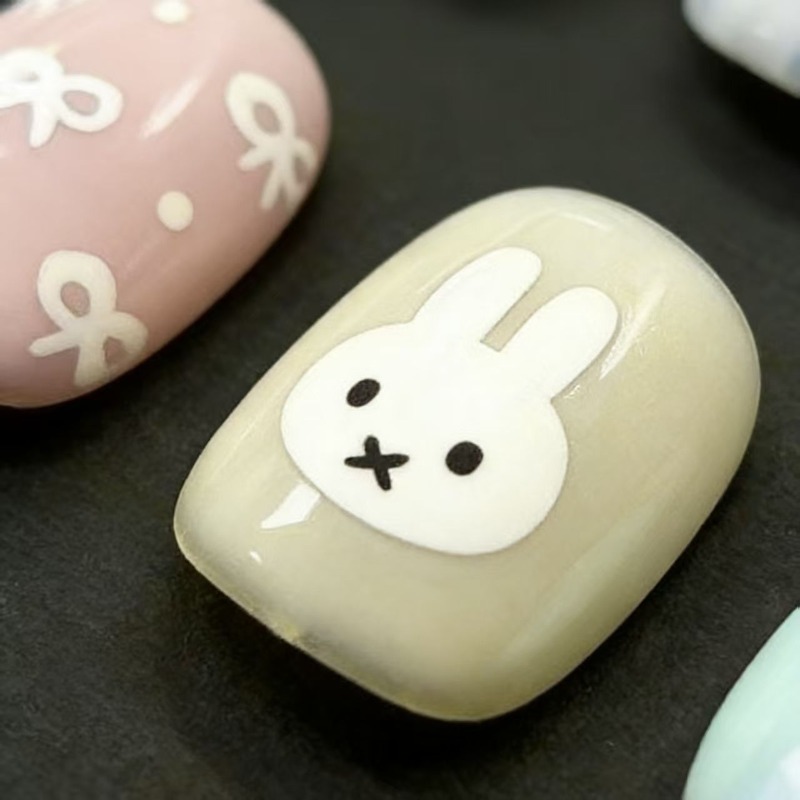 Coelho Miffy |   Miffy Macaron - Nail Art Quirky avaliação e preço